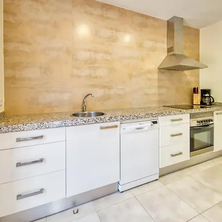 Sleeps 7 Pool Wifi Vila *