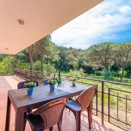 Villa Sleeps 7 Pool Wifi Lloret de Mar
